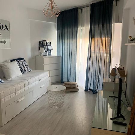 Acogedor Estudio En Primera Linea De Playa Benalmádena Zewnętrze zdjęcie